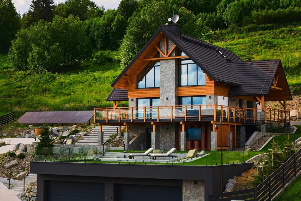 Property building, Patio, Balcony/Terrace