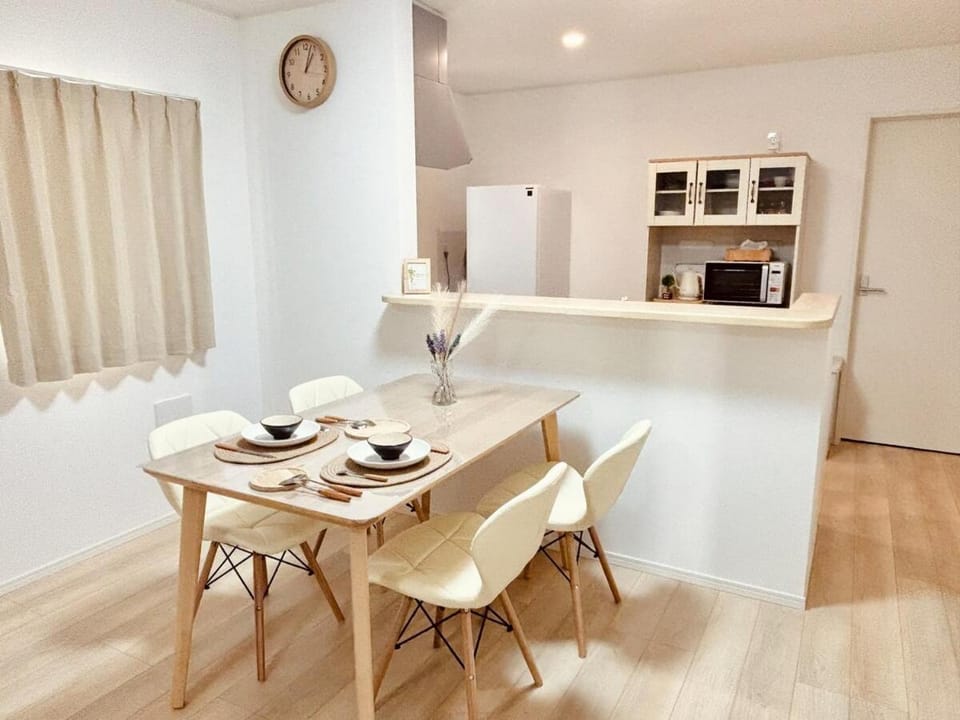 ZZOKIAI紫葉 30-second walk to the seaside! You can see the sea from every floor! 4LDK maximun 10 people! Villa in Okinawa Prefecture