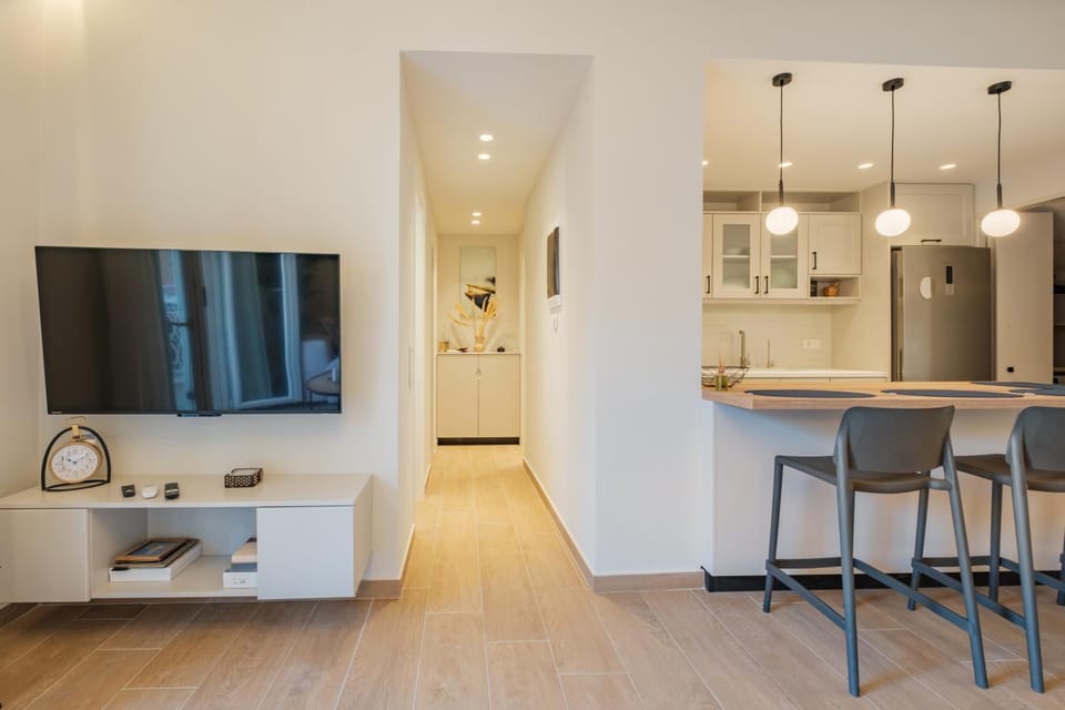 TV and multimedia, Kitchen or kitchenette