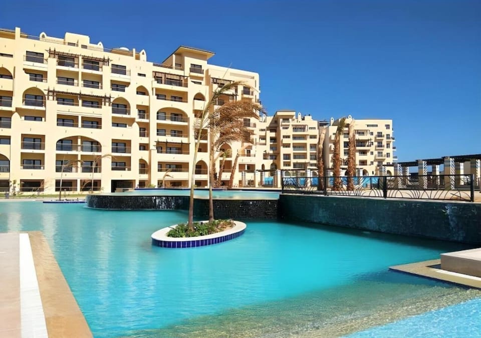 Property building, Swimming pool