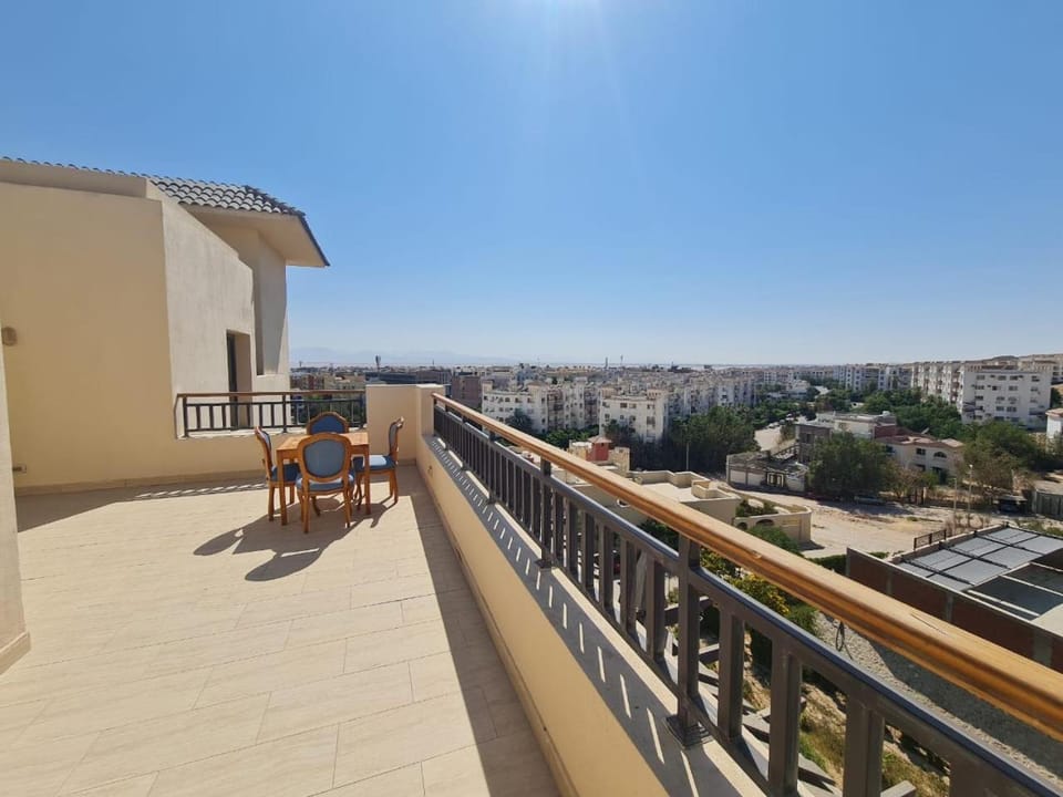 View (from property/room), Balcony/Terrace, Dining area
