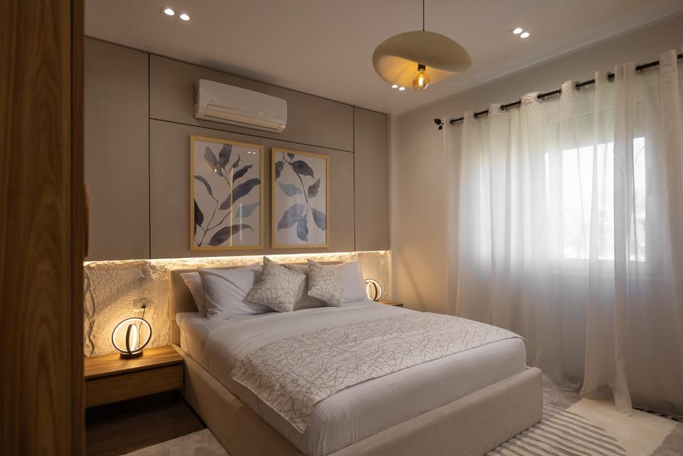 Bed, Photo of the whole room, Bedroom, air conditioner