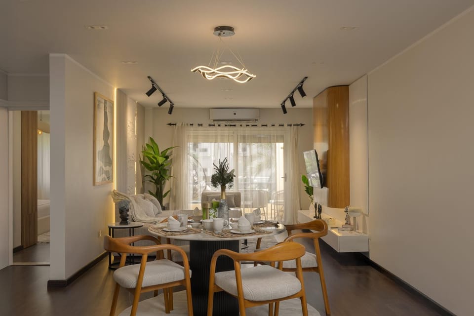 Living room, Seating area, Dining area