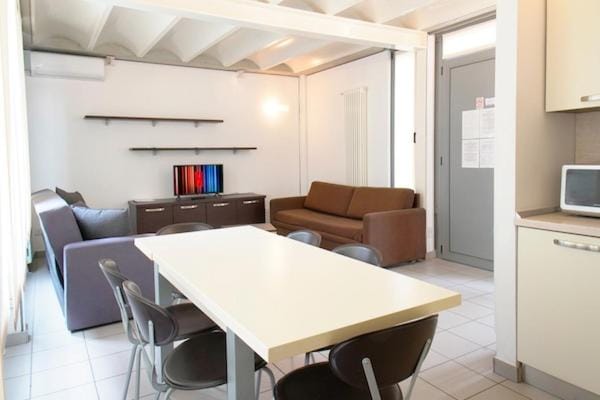 TV and multimedia, Kitchen or kitchenette, Seating area, Dining area