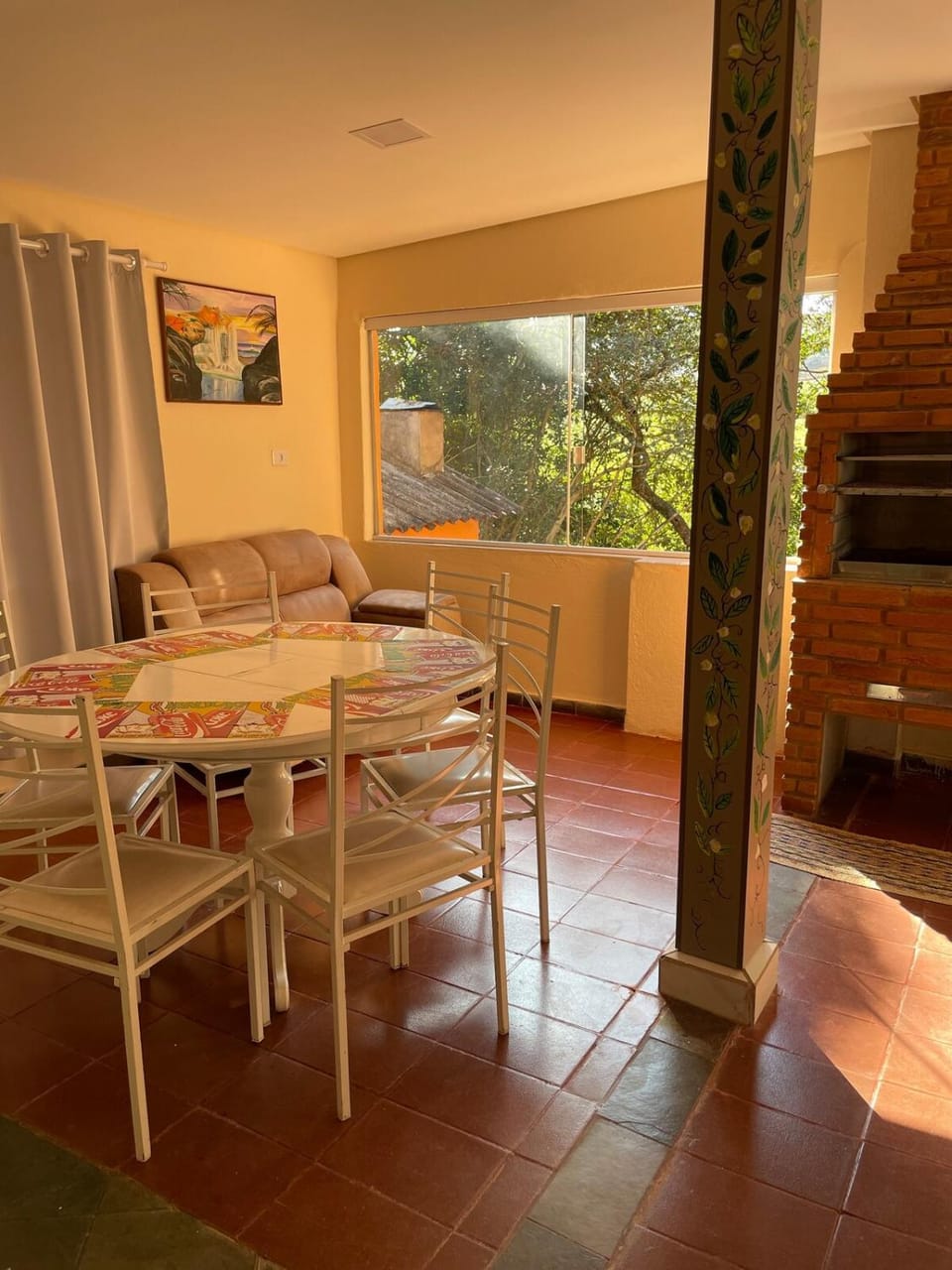 Kitchen or kitchenette, Dining area, pet friendly