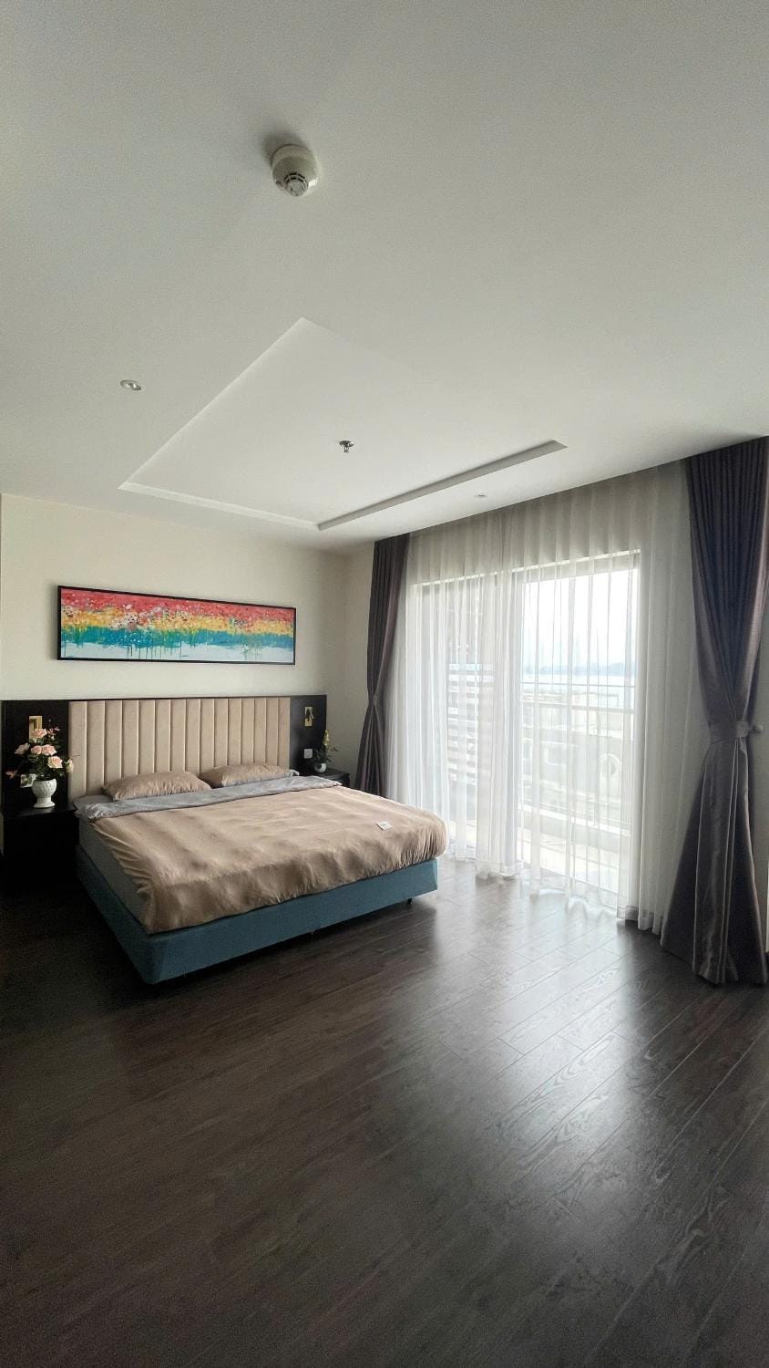Property building, Restaurant/places to eat, Swimming pool, Breakfast