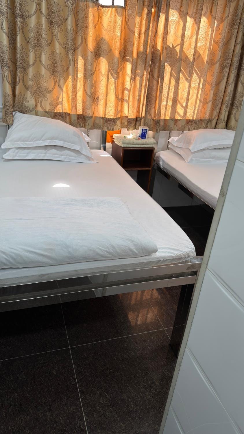 Carlton guest house block B and C 15 th floor Bed and Breakfast in Hong Kong