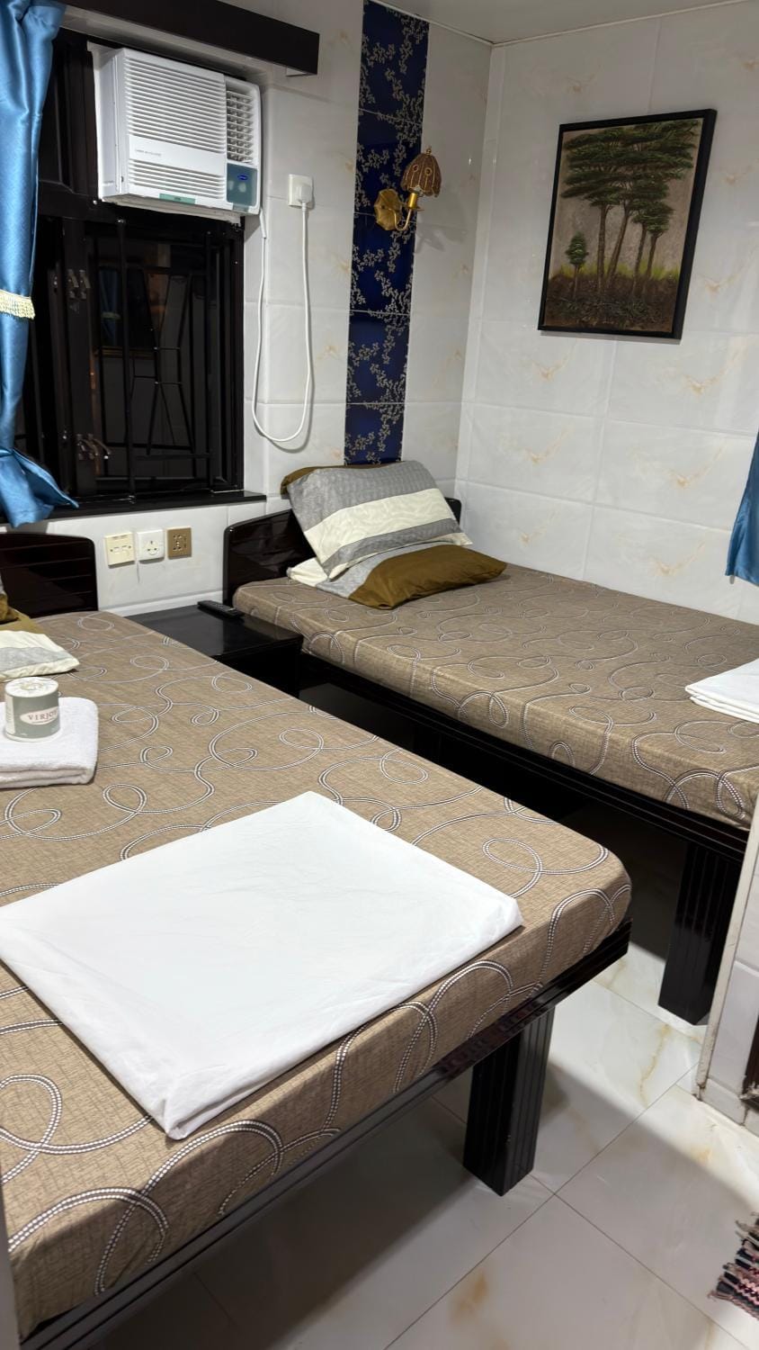 Carlton guest house block B and C 15 th floor Bed and Breakfast in Hong Kong