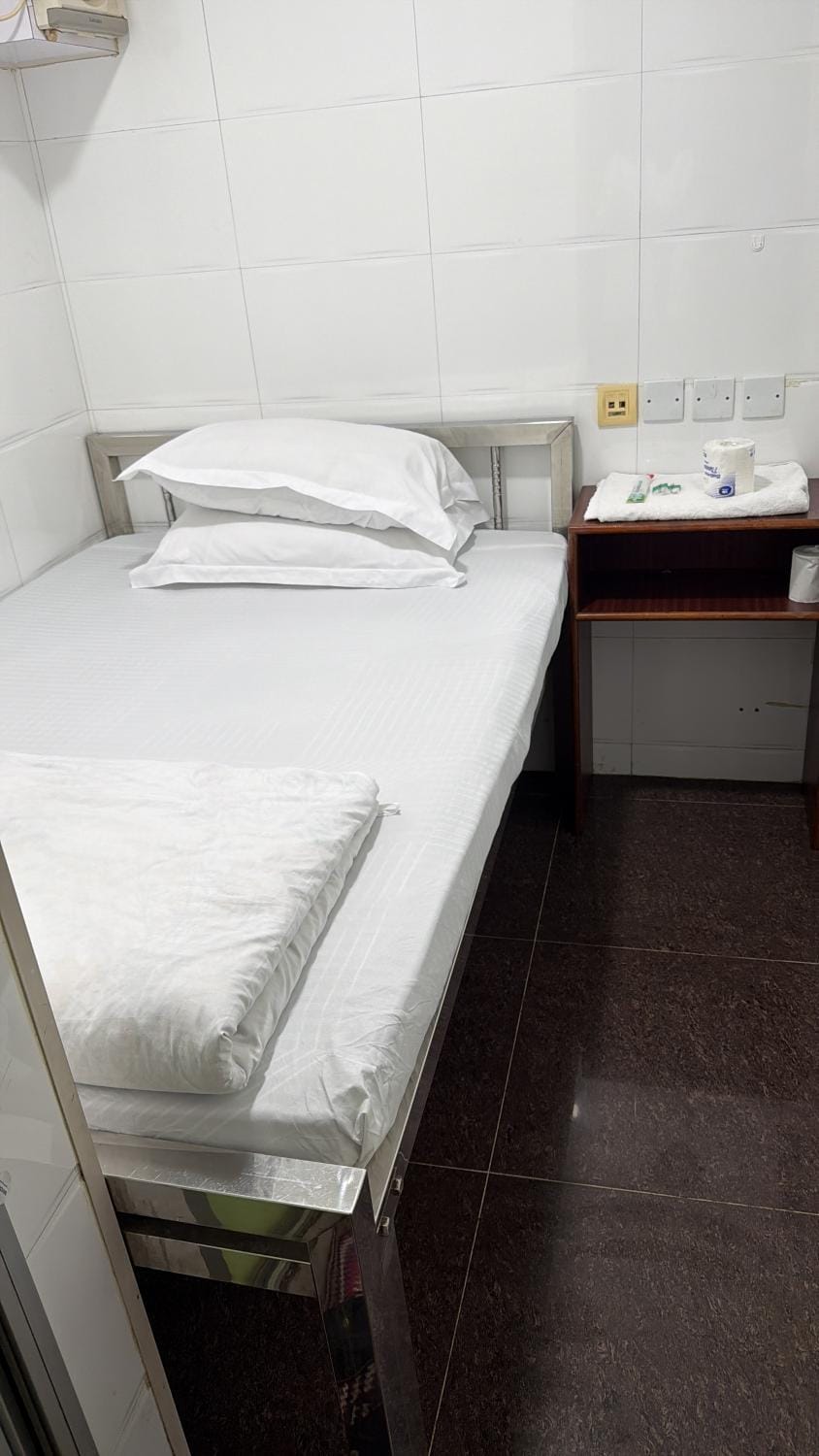 Carlton guest house block B and C 15 th floor Bed and Breakfast in Hong Kong