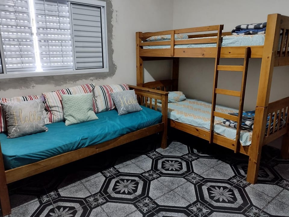 Quartos aconchegantes proximo ao aeroporto de Guarulhos Bed and Breakfast in Guarulhos