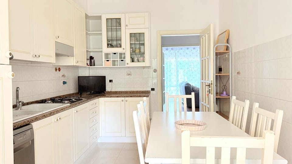 S353 - Sirolo, ampio quadrilocale accessoriato con giardino Apartment in Sirolo