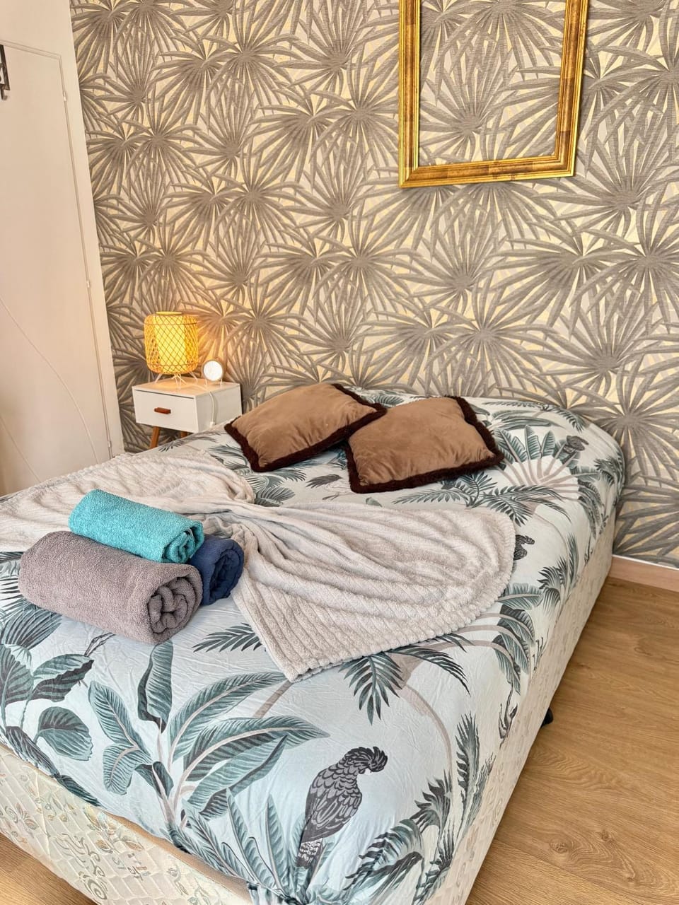 Bed, Bedroom