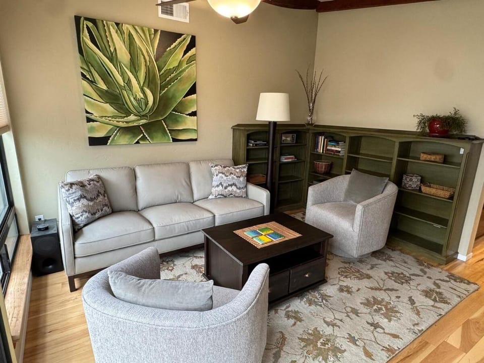 Communal lounge/ TV room, Library, Seating area