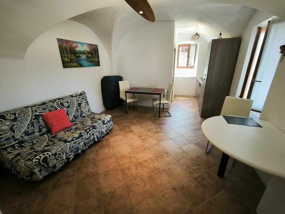 Volta Romantica monolocale con terrazza a Comano Apartment in Trentino-South Tyrol