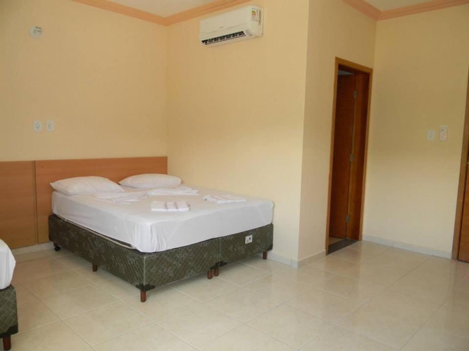 Bed, Photo of the whole room, Bedroom, air conditioner