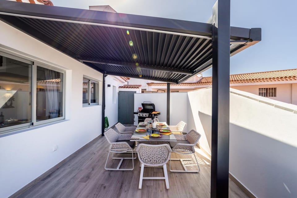 Patio, Day, BBQ facilities, Balcony/Terrace, Food and drinks, Dining area