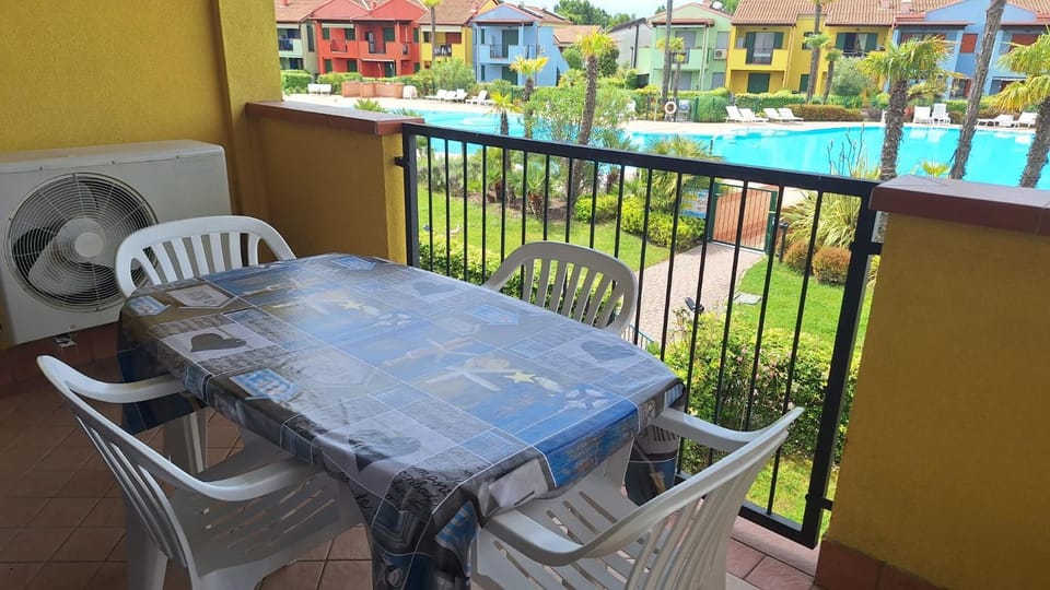 Appartamento con terrazzo vista piscina Apartment in Friuli-Venezia Giulia