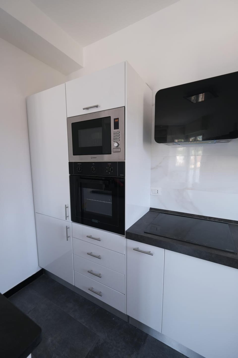 Kitchen or kitchenette, oven, stove
