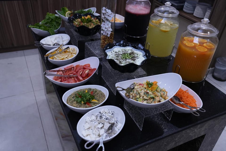 Property building, Restaurant/places to eat, Breakfast, Dinner