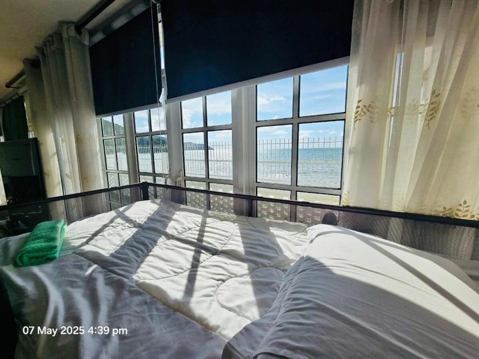 Bed, Photo of the whole room, Bedroom, Sea view