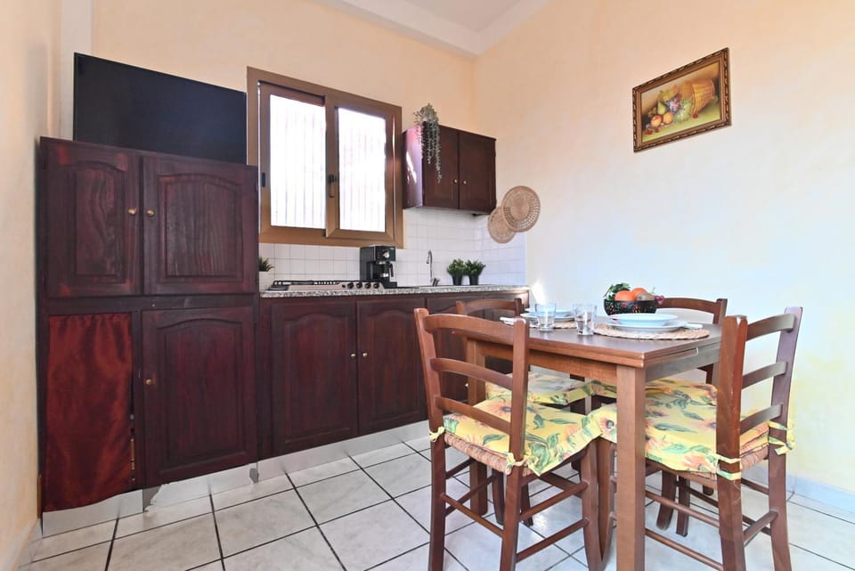 IzzHome Green Apartment in Pula