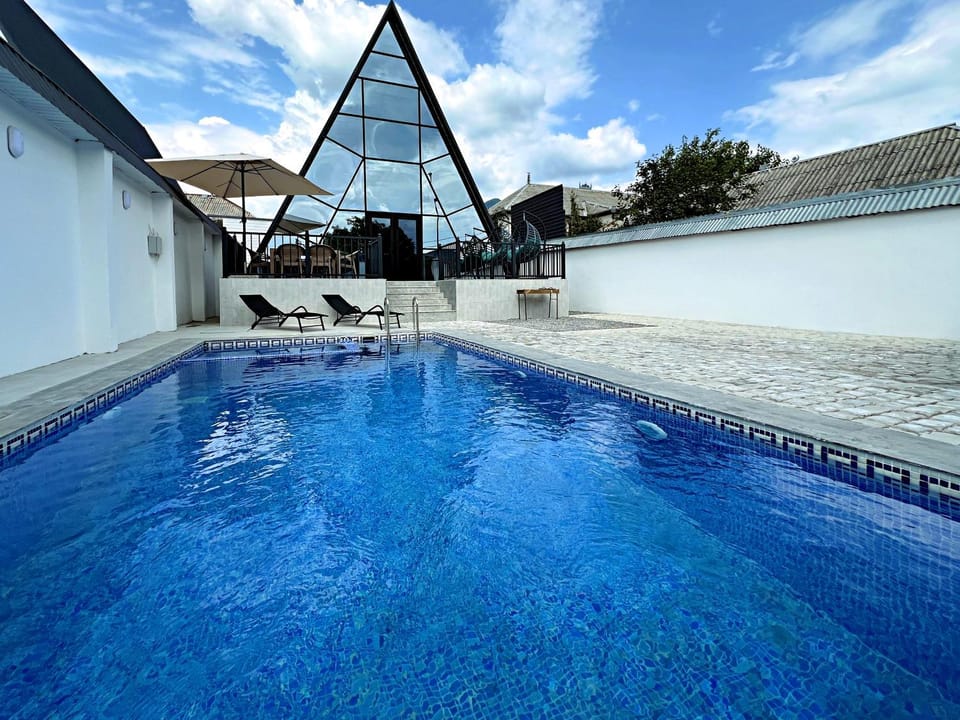 Property building, Swimming pool
