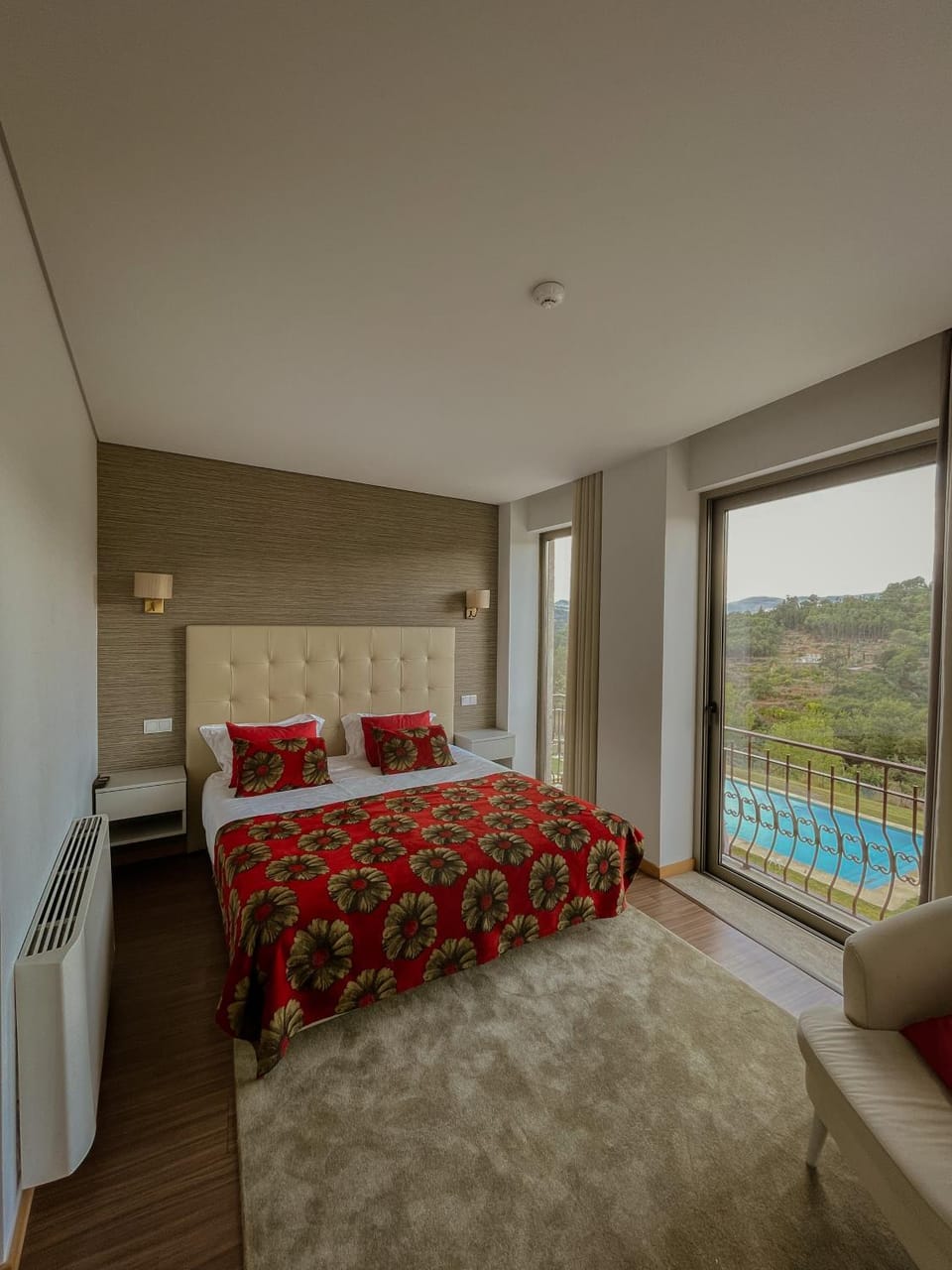 Bed, Natural landscape, Balcony/Terrace, Bedroom, Garden view, Mountain view, Pool view, air conditioner