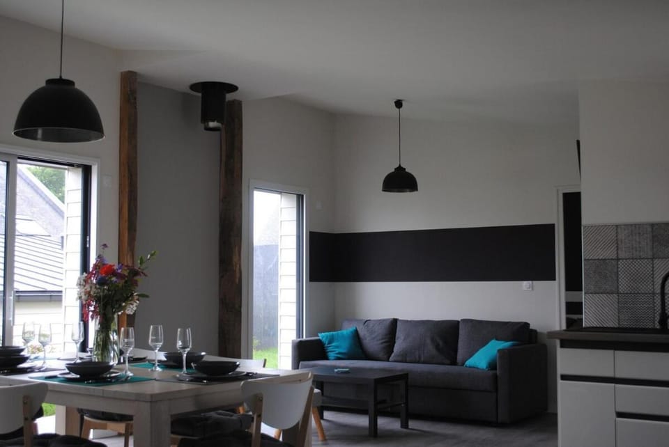 Living room, Dining area, pet friendly