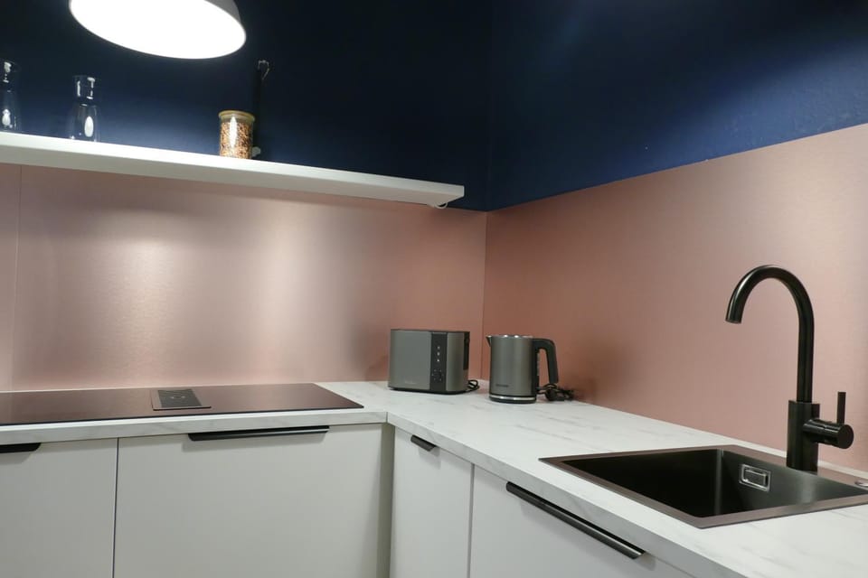 Kitchen or kitchenette, Breakfast, dishwasher, stove