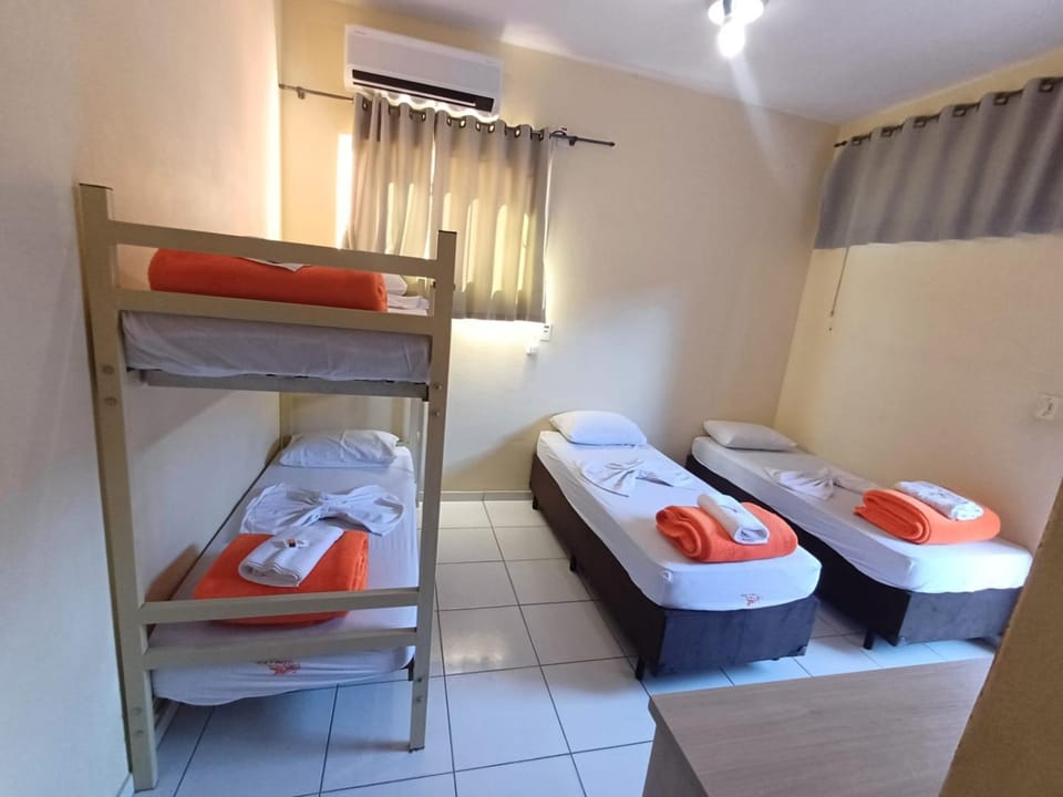 Bed, Bathroom, Photo of the whole room, Bedroom, Breakfast, bunk bed, internet, towels, air conditioner