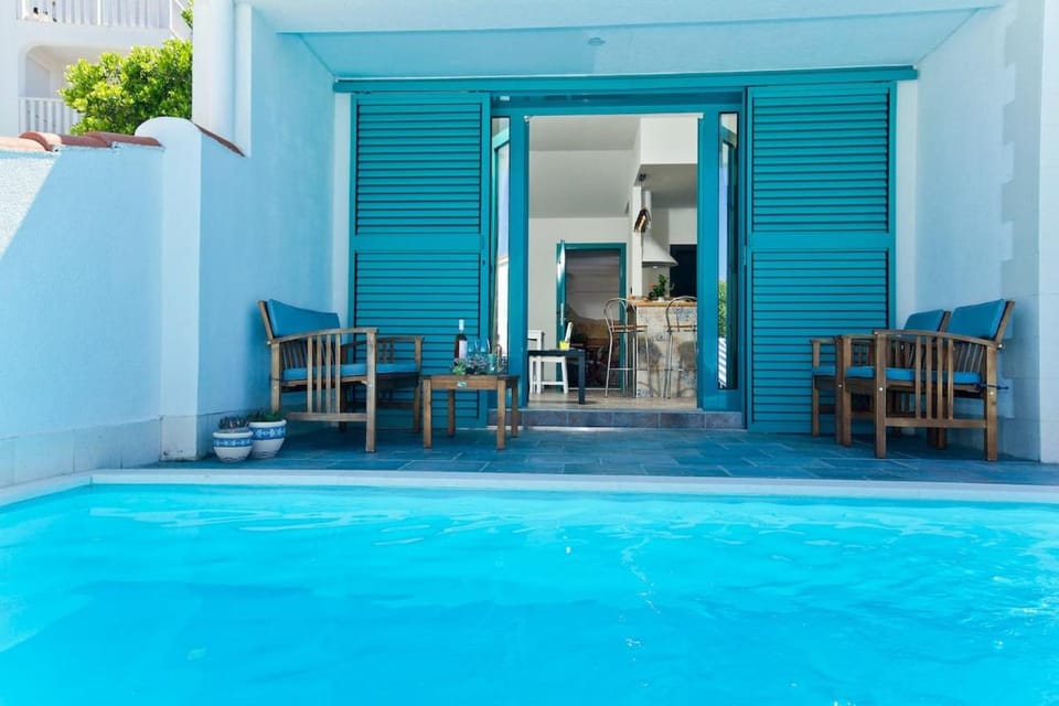 Patio, Swimming pool