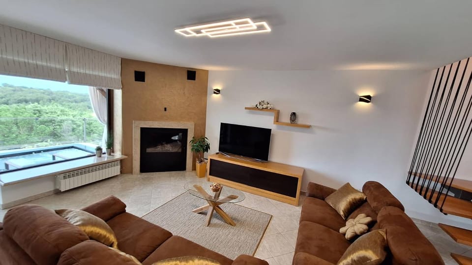 TV and multimedia, Seating area