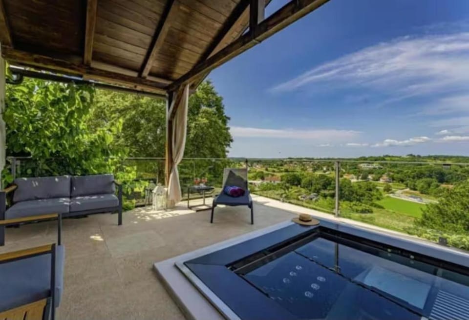 View (from property/room), Balcony/Terrace