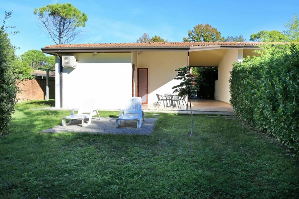 Property building, Patio, Garden, Garden view