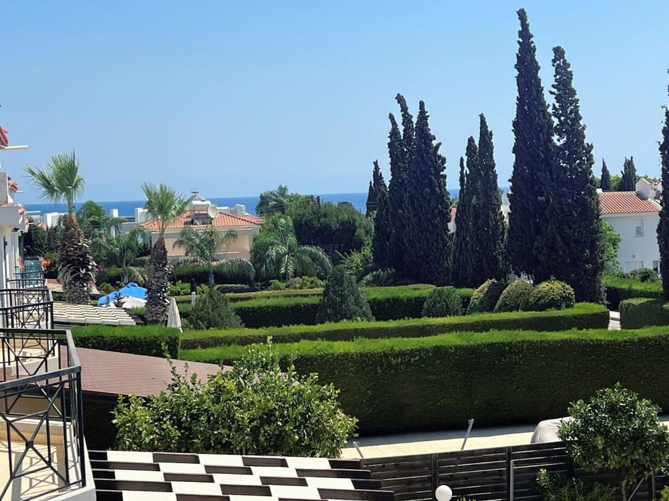 Garden view, Sea view