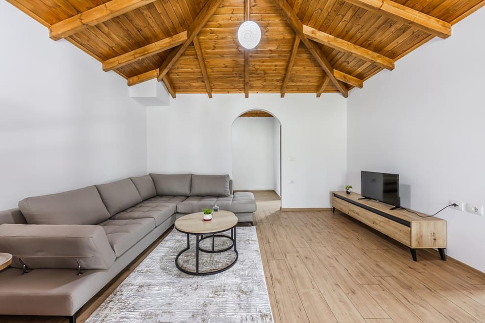 Hillside Apartment Gjirokastër by PikHost Apartment in Vlorë County, Albania