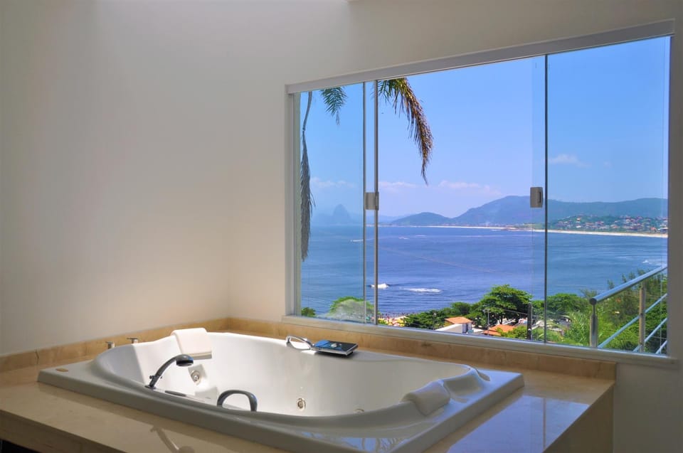 Hot Tub, Bathroom, Decorative detail, Sea view