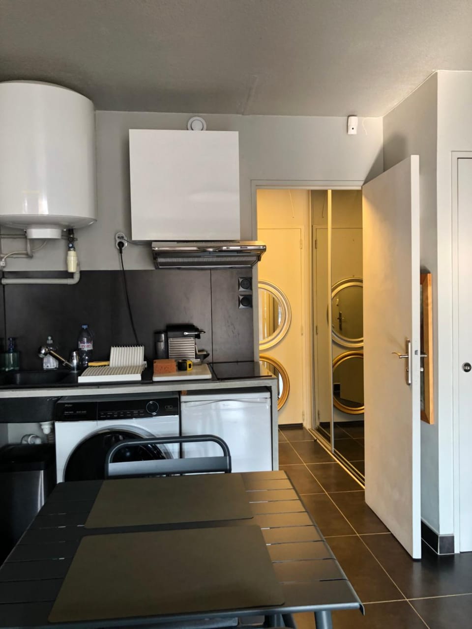 Kitchen or kitchenette
