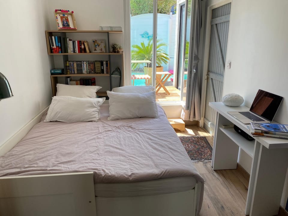 Chambre Hyères près gare et mer Bed and Breakfast in Hyères