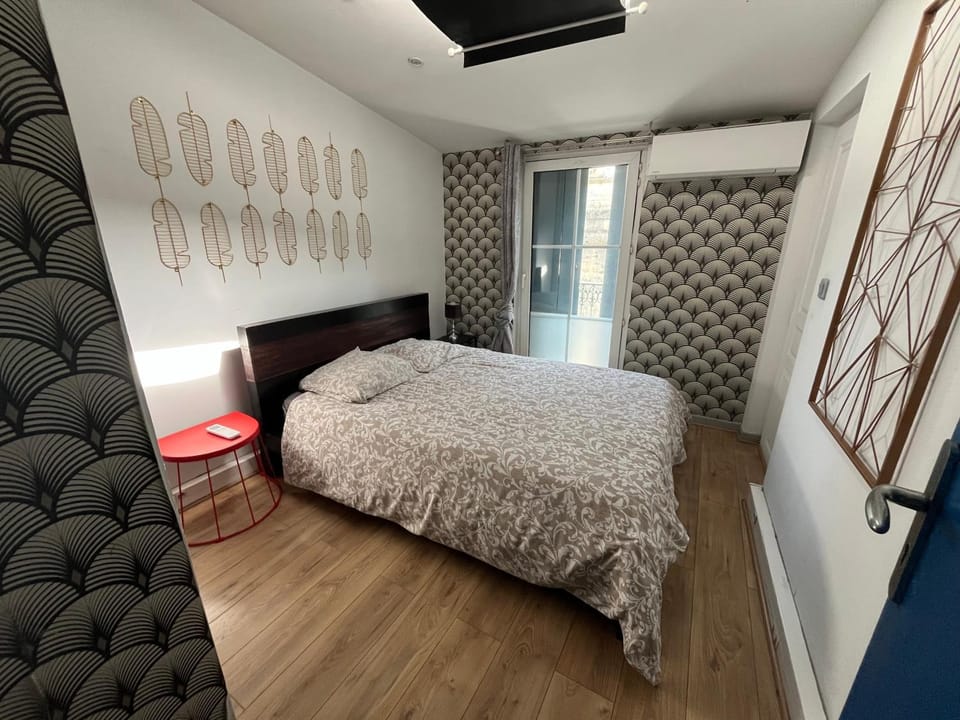 Bed, Photo of the whole room, Bedroom