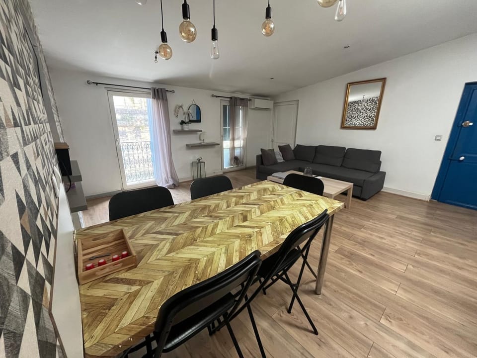 Communal lounge/ TV room, Living room, Seating area