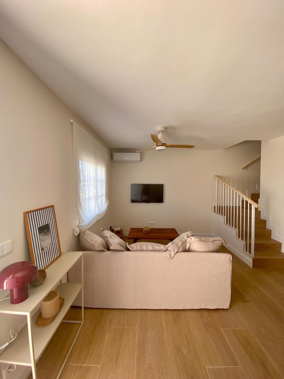 TV and multimedia, Seating area