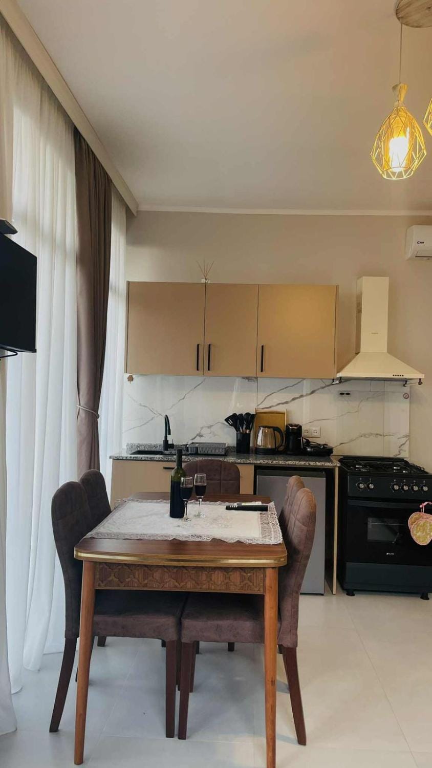 TV and multimedia, Kitchen or kitchenette, Dining area, minibar, pet friendly, stove