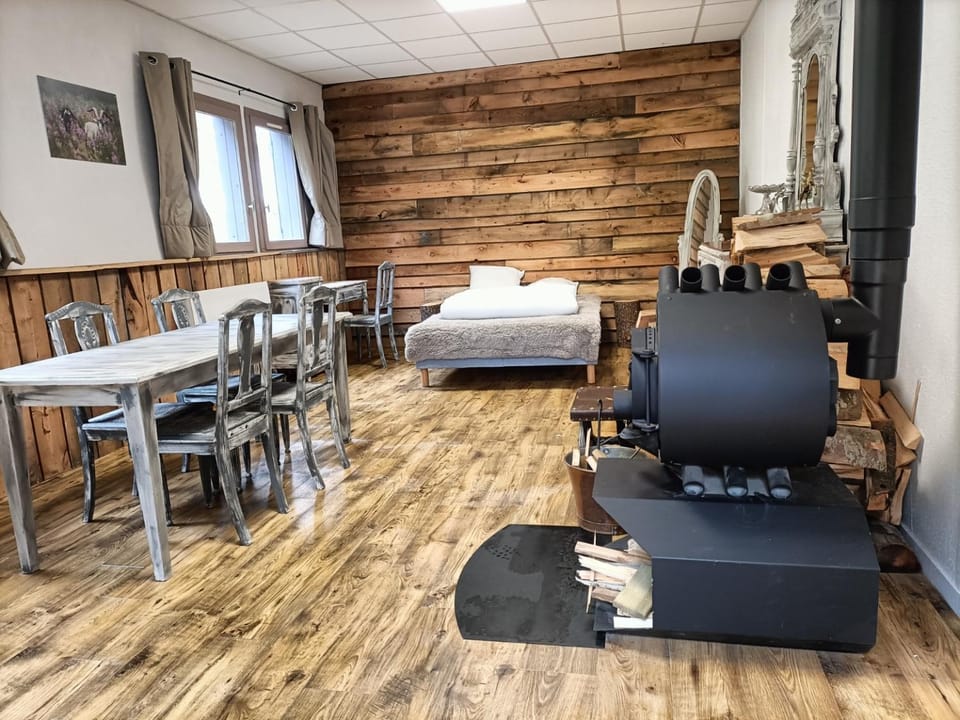 Gîte La Draï L'âme du trappeur au pied d'un volcan Apartment in Auvergne-Rhône-Alpes