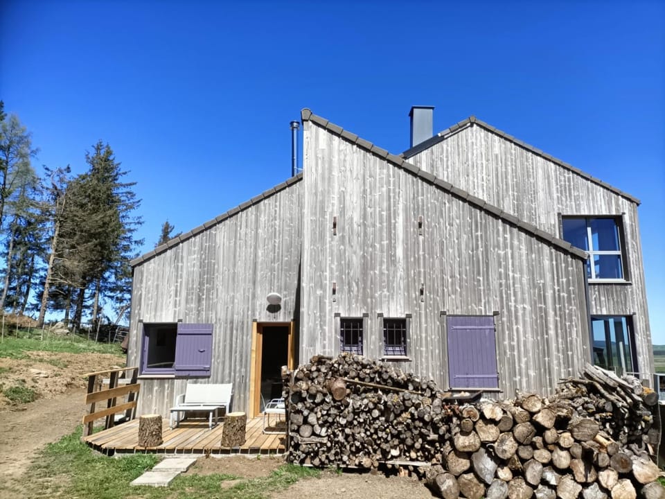 Gîte La Draï L'âme du trappeur au pied d'un volcan Apartment in Auvergne-Rhône-Alpes