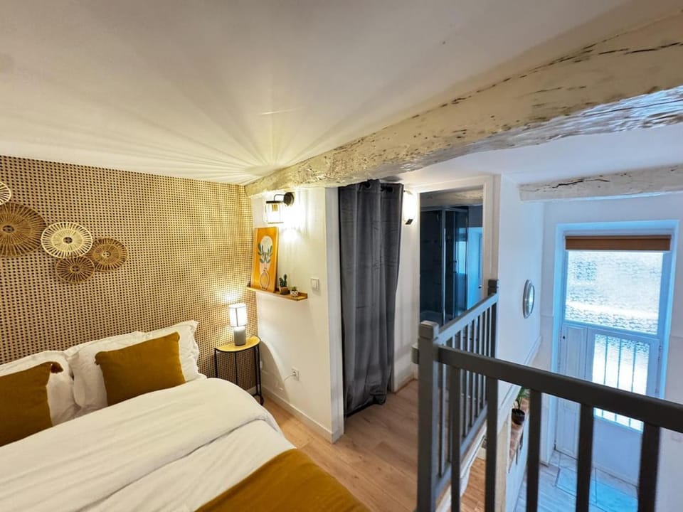 Beautiful Duplex Studio in the heart of Libourne Apartment in Fronsac