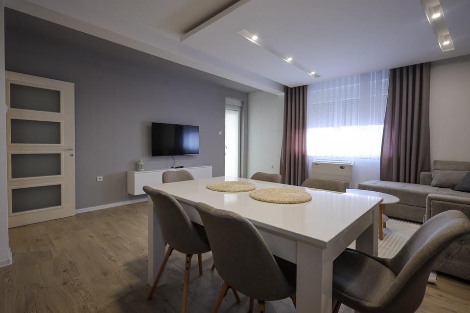 TV and multimedia, Dining area