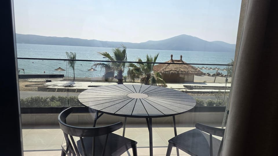 Patio, View (from property/room), Balcony/Terrace, Seating area, Sea view