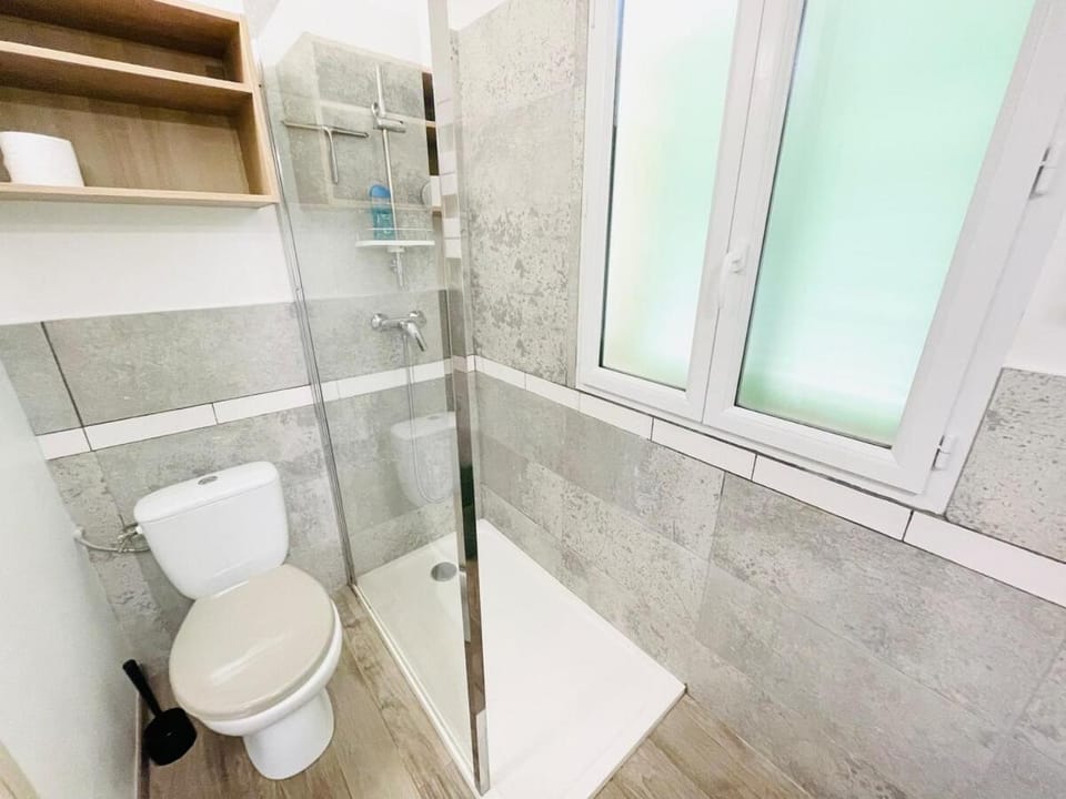 Studio lumineux et terrasse ensoleillée Portissol Apartment in Sanary-sur-Mer