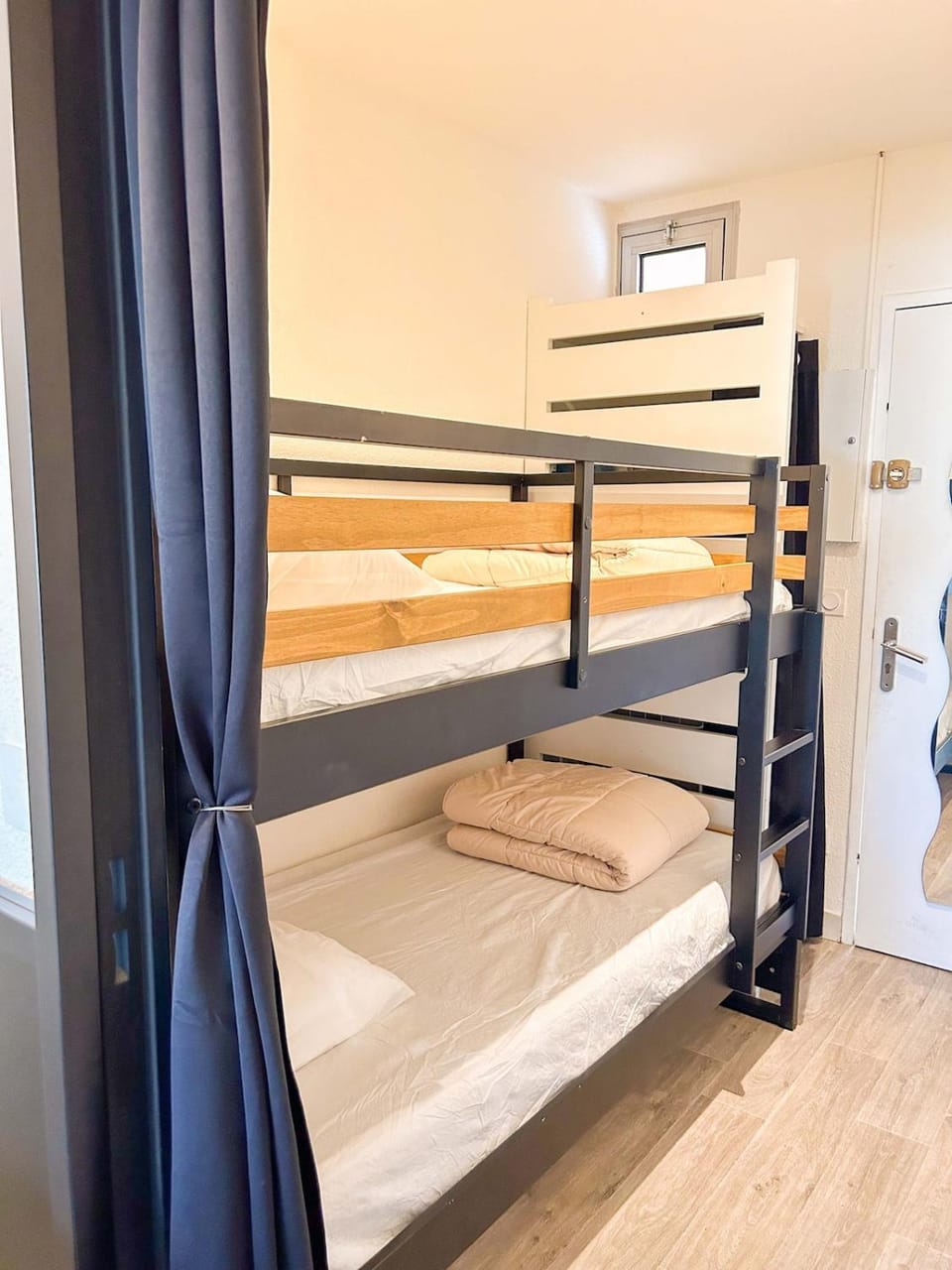 Studio dans une résidence avec piscine à Sanary Apartment in Sanary-sur-Mer